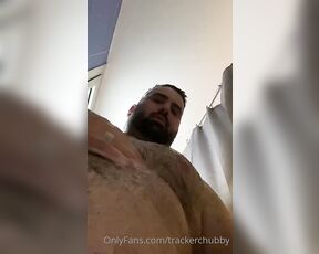 Chaser&chubby‍‍‍ aka trackerchubby - 06-19-2022 OnlyFans Video - Bear daddy shower hehehe