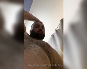 Chaser&chubby‍‍‍ aka trackerchubby - 06-19-2022 OnlyFans Video - Bear daddy shower hehehe