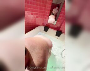 Chaser&chubby‍‍‍ aka trackerchubby - 07-18-2023 OnlyFans Video - POV the chubby its waiting for you at the hot tub