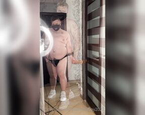 ChubbyAlex aka chubbyboy2022 - 07-11-2023 OnlyFans Video - Having fun with my new friend, I cant get used to him yet, hes very big,