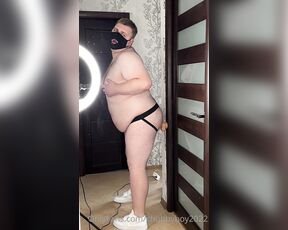 ChubbyAlex aka chubbyboy2022 - 07-11-2023 OnlyFans Video - Having fun with my new friend, I cant get used to him yet, hes very big,