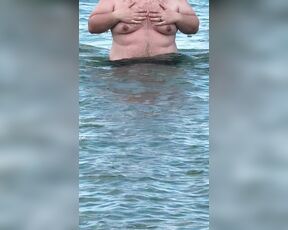 ChubbyAlex aka chubbyboy2022 - 08-22-2024 OnlyFans Video - Would you like to swim in the sea with me Check out my summer vacation photos