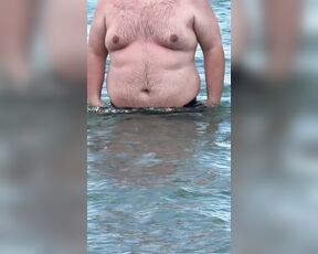 ChubbyAlex aka chubbyboy2022 - 08-22-2024 OnlyFans Video - Would you like to swim in the sea with me Check out my summer vacation photos