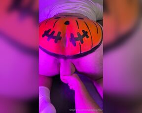 ChubbyAlex aka chubbyboy2022 - 10-28-2024 OnlyFans Video - Its time for Halloween I hope my pumpkin is driving you crazy_55qg