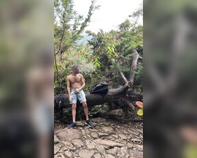 Esteban aka fuchsbau87 - 12-04-2022 OnlyFans Video - Que rico es hacerse una  al aire libre y sentir esa adrenalina de que alguien