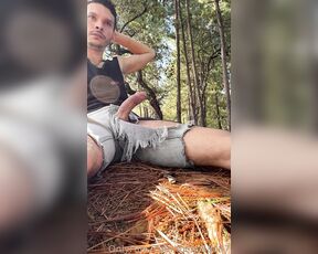 Esteban aka fuchsbau87 - 07-09-2023 OnlyFans Video - Me fui de caminata maliciosa con mi shorts roto y sin ropa interior puesta  me