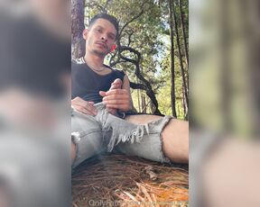 Esteban aka fuchsbau87 - 07-09-2023 OnlyFans Video - Me fui de caminata maliciosa con mi shorts roto y sin ropa interior puesta  me