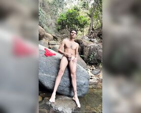 Esteban aka fuchsbau87 - 03-10-2024 OnlyFans Video - Me fui de aventura al monte y terminé cachondo y muy caliente sacándome la leche