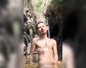 Esteban aka fuchsbau87 - 01-14-2024 OnlyFans Video - Ni nadando en agua fría se me baja la temperatura