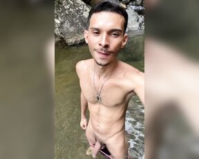 Esteban aka fuchsbau87 - 01-07-2024 OnlyFans Video - Extraindo meu leite  fiquei tão excitada que acabei me masturbando no rio para diminuir o