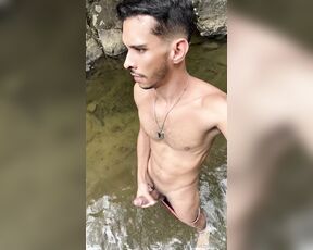 Esteban aka fuchsbau87 - 01-07-2024 OnlyFans Video - Extraindo meu leite  fiquei tão excitada que acabei me masturbando no rio para diminuir o