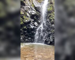 Esteban aka fuchsbau87 - 01-21-2024 OnlyFans Video - De paseo malicioso, disfrutando de la cascada con una buena paja al aire libre