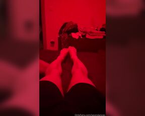 Jasondances aka jasondances - 04-15-2024 OnlyFans Video - My foot slave is giving me good rub_zs4u