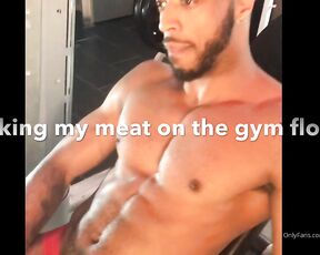 Ricardo Prince aka ricardoprincex - 08-08-2019 OnlyFans Video - Public gym walk session