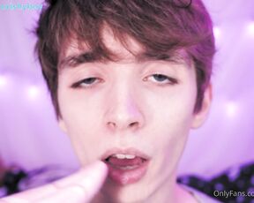 Bedheadboy aka goodshyboy - 08-10-2023 OnlyFans Video - Eye contact and Deepthroat Edges