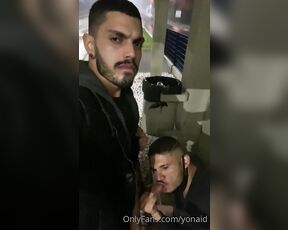 Pareja gay aka yonaid - 07-07-2021 OnlyFans Video - His name is onlyricc A Brazilian guy who loves to show off around people in publc_58bc