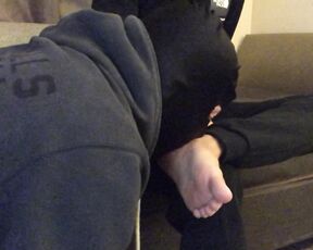 Master Max aka newmastermax - 04-17-2022 OnlyFans Video - I guess he liked the smell of my feet sneaker101