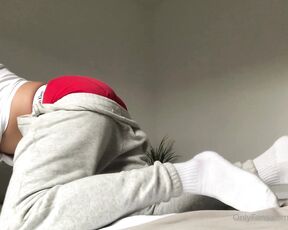 Master Max aka newmastermax - 06-02-2022 OnlyFans Video - Maxy going solo for this video yeahhhh, with my sexy ass, socks and feet newmastermax