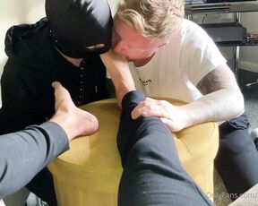 Master Max aka newmastermax - 07-17-2022 OnlyFans Video - Good boys share those toes subguy29 slavejake