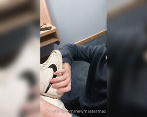 Master Max aka newmastermax - 08-22-2022 OnlyFans Video - Some dudes just love smelly stinky socks  puffyellzz