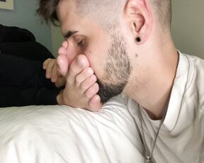 Master Max aka newmastermax - 08-09-2022 OnlyFans Video - Mmmmm worship my sweaty feet  alphaswitchleo