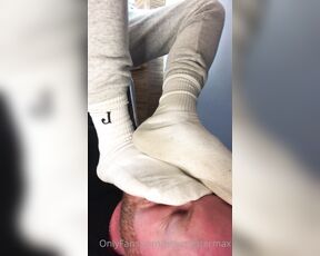 Master Max aka newmastermax - 10-31-2022 OnlyFans Video - So helpless under my sneakers and stinky socks while I eat my McDonalds mmmm slavejake_6wb1