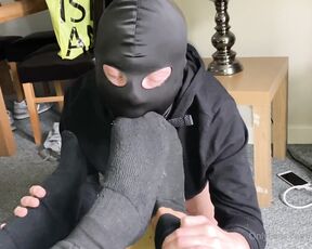 Master Max aka newmastermax - 06-20-2023 OnlyFans Video - Worship our stinky black socks and smelly bare feet