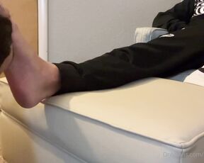 Master Max aka newmastermax - 08-11-2023 OnlyFans Video - Part 1 _ my boy loves taking care of my sweaty feet and cleaning my sweaty