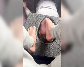 Master Max aka newmastermax - 11-08-2024 OnlyFans Video - Stinky feet all over his face