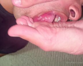 Master Max aka newmastermax - 08-28-2024 OnlyFans Video - Smelly feet worship