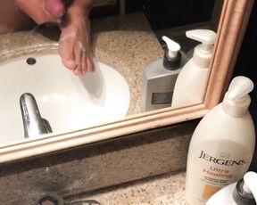 Rhum808 aka rhum808 - 07-18-2018 OnlyFans Video - Cumming in my feet at the sink bathroom