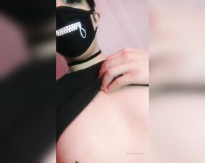 Queerbunnybabe aka queerbunnybabe - 03-17-2020 OnlyFans Video - This song is one of my faves  Do you like it