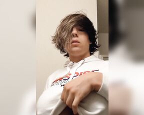 Queerbunnybabe aka queerbunnybabe - 03-31-2021 OnlyFans Video - Having big tiddies sometimes gives me gender euphoria Thank yall for making this dream come true