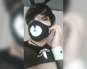 Queerbunnybabe aka queerbunnybabe - 03-31-2020 OnlyFans Video - Do you like my makeup I thought it was cute