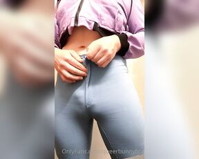 Queerbunnybabe aka queerbunnybabe - 03-28-2021 OnlyFans Video - Does this count as cameltoe