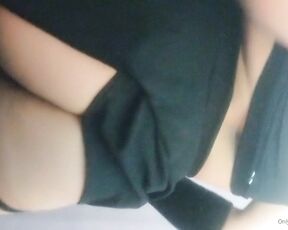 Queerbunnybabe aka queerbunnybabe - 04-07-2020 OnlyFans Video - Ive always wanted to twerk on someones face in a skirt