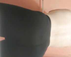 Queerbunnybabe aka queerbunnybabe - 04-07-2020 OnlyFans Video - Cowboi in tight leggings