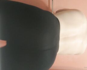 Queerbunnybabe aka queerbunnybabe - 04-07-2020 OnlyFans Video - Cowboi in tight leggings