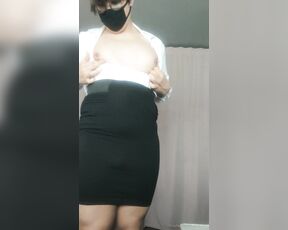 Queerbunnybabe aka queerbunnybabe - 04-16-2020 OnlyFans Video - Tits out sir, just as you asked  I know you like it when I make