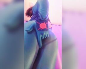 Queerbunnybabe aka queerbunnybabe - 07-20-2020 OnlyFans Video - Does this make my butt look big