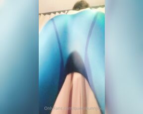 Queerbunnybabe aka queerbunnybabe - 06-22-2020 OnlyFans Video - The booty bouncing in this suit