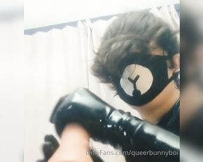 Queerbunnybabe aka queerbunnybabe - 08-12-2020 OnlyFans Video - POV latex gloved handjob wish I could give it to you directly