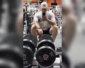 Edgar Armenta aka edarmentaoficial - 07-12-2024 OnlyFans Video - Daddy a vuelto al Gym