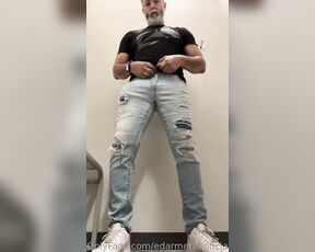 Edgar Armenta aka edarmentaoficial - 06-06-2023 OnlyFans Video - Probando pantalón para ver qué tal se me ve