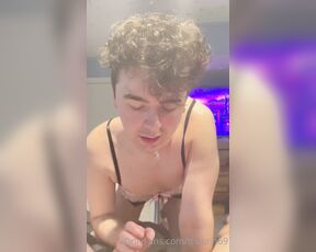 Femboy Thustin aka thustin69 - 06-17-2023 OnlyFans Video - I love being his bitch