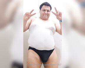 Carlos Alexi aka carlosalexi1007 - 05-11-2023 OnlyFans Video - Aquí modelando un poco para la cámara