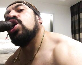 Heriberto Power Bottom aka heribertopowerbottom - 01-05-2020 OnlyFans Video - Mamando enormes miembros negros