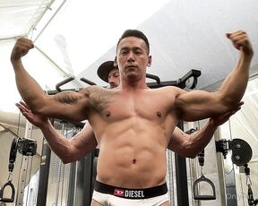 Muscled Madison aka cmadison - 09-25-2022 OnlyFans Video - I pumped up chest with hancrossxxx, check us out getting a little frisky with each others