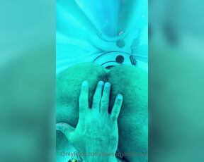 Lawson James aka lawsonjamesxxx - 12-08-2021 OnlyFans Video - Little tanning session fun