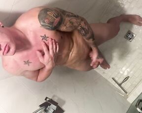 JJ Knight aka jjknightxxx OnlyFans - Who wants to cum join me in the shower